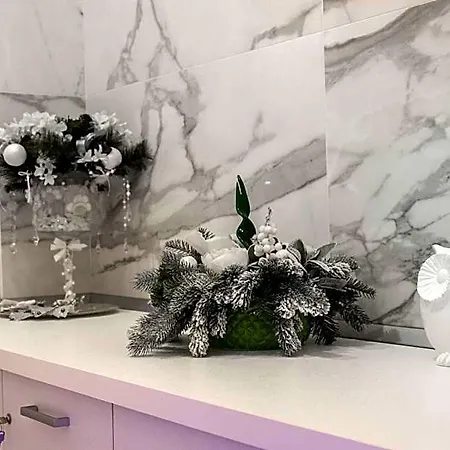 לינה וארוחת בוקר Aurora Luxury